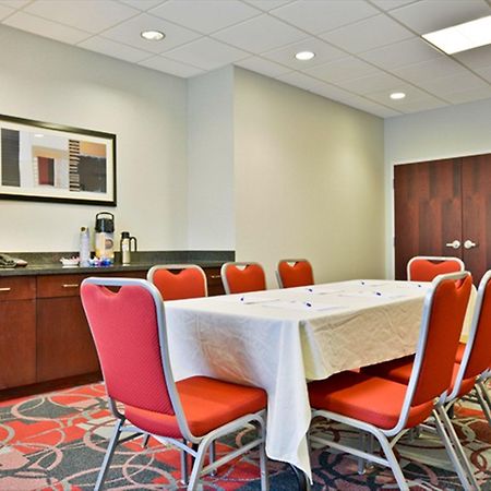 Holiday Inn Express & Suites Utica By Ihg Negocio foto