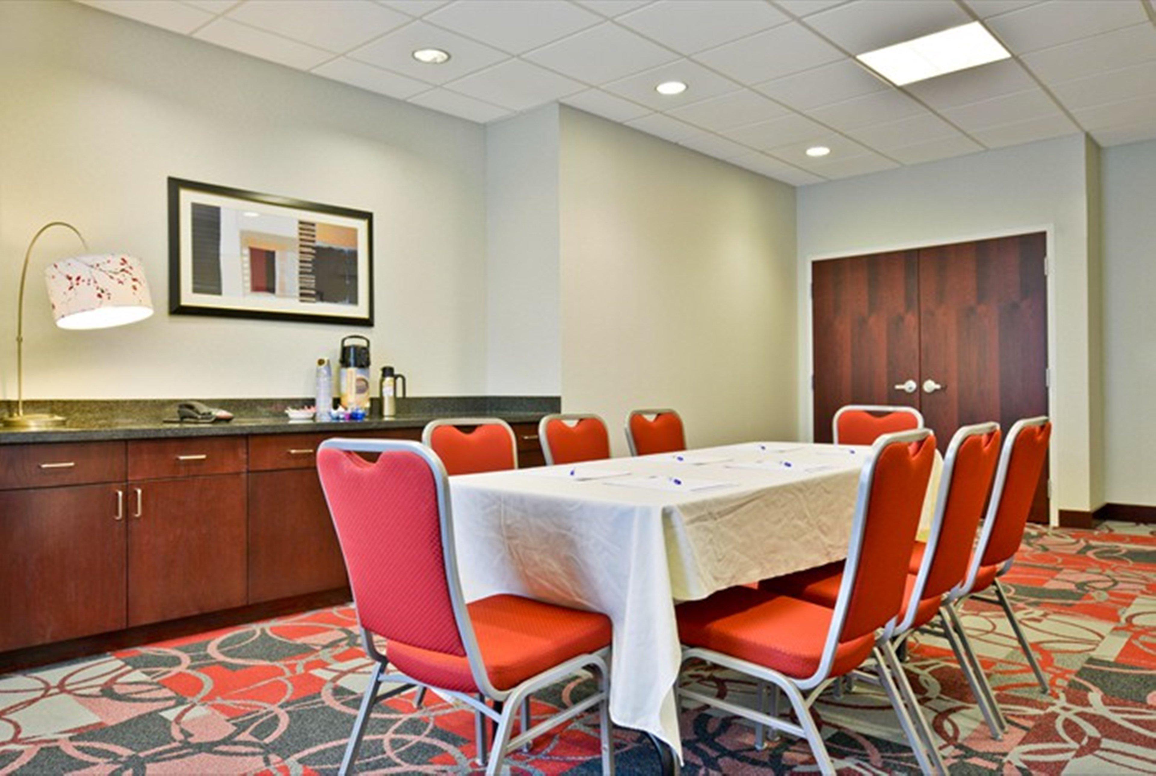 Holiday Inn Express & Suites Utica By Ihg Negocio foto